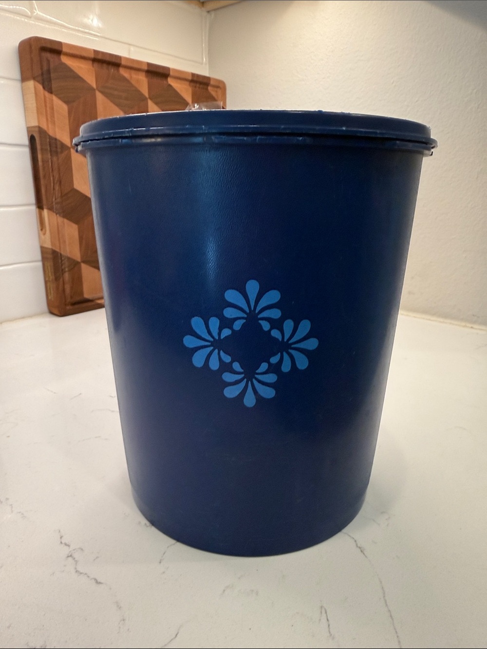 Tupperware‎ Servalier Canister Blue Decorative Floral Motif with Lid